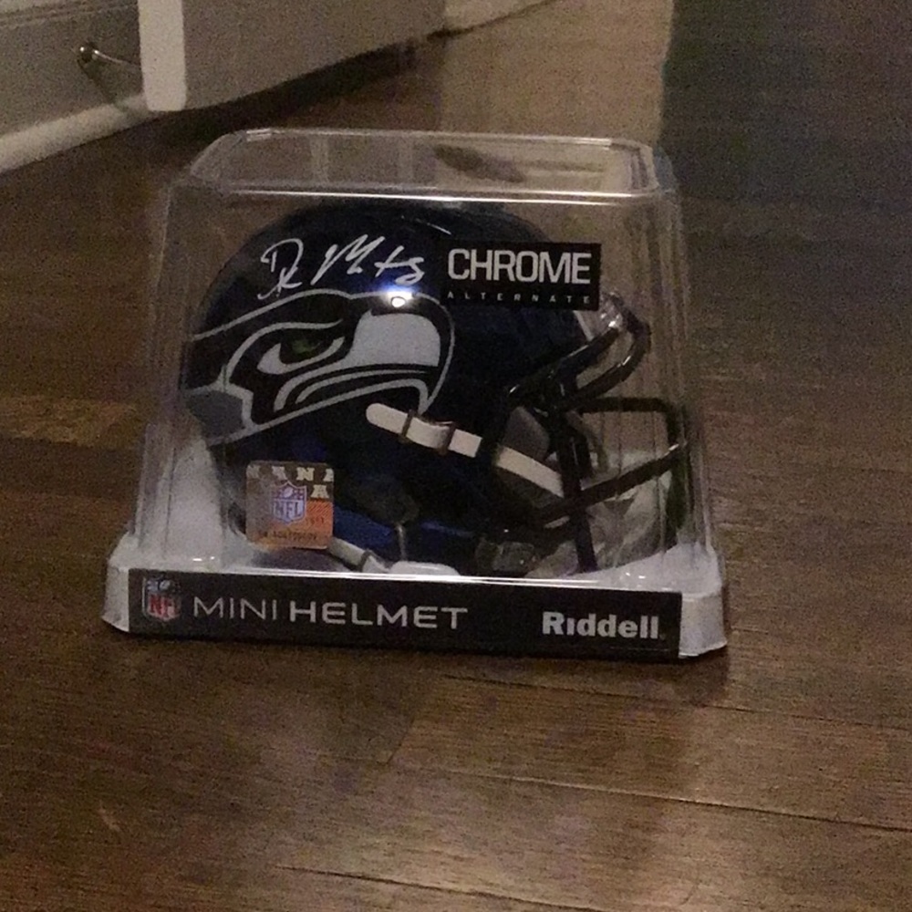 Dk Metcalf signed mini helmet